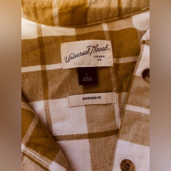 Lot of 2 Women's Long Sleeve Flannel Button-Down Shirt - Universal Thread - Picture 6 of 9